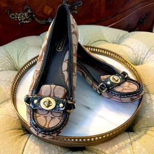 Women COACH KARTIN Signature “C” slip on loafers A2439